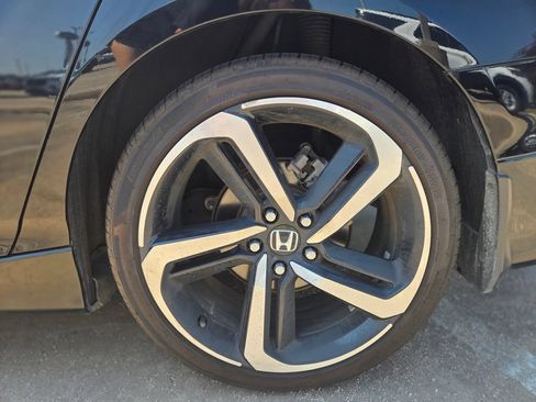 Used 2018 Honda Accord Sport image 31