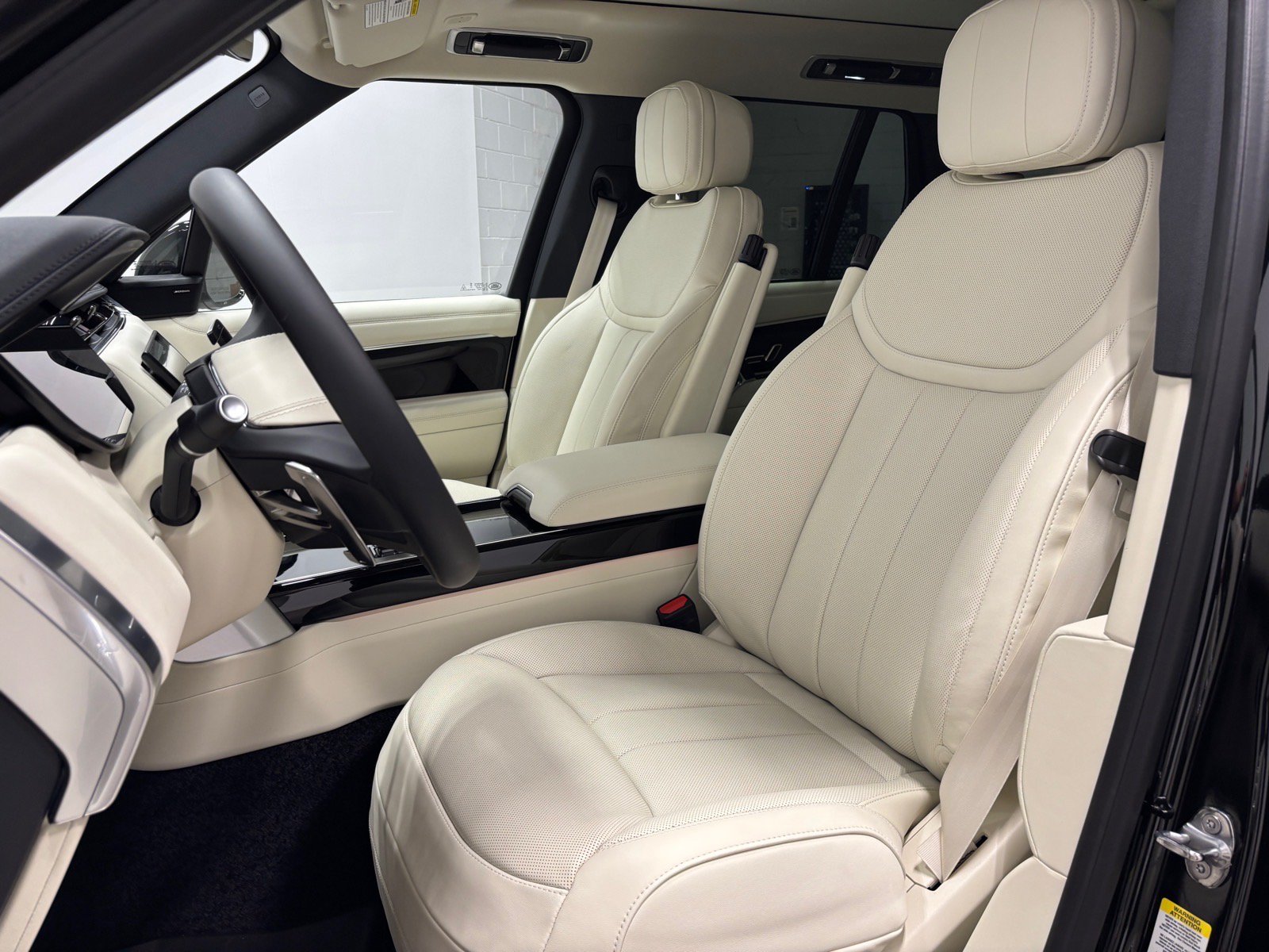 Used 2026 Land Rover Range Rover SE AWD/4WD image 21