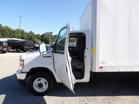 Used 2024 Ford E-350 and Econoline 350 Super Duty w/ Power Windows & Locks Group RWD image 13