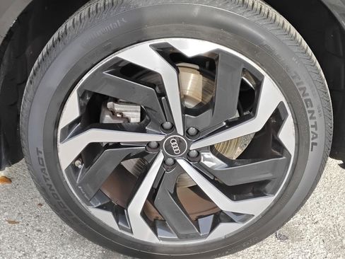 Used 2024 Audi Q8 e-tron Premium Plus image 13