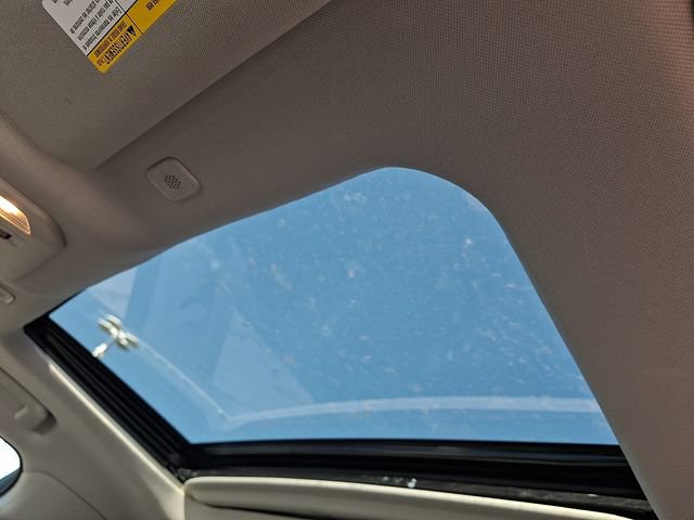 Used 2024 Toyota Highlander XLE FWD image 14