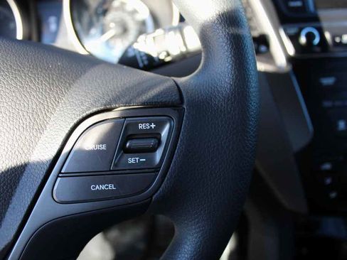 Used 2018 Hyundai Santa Fe Sport FWD image 18