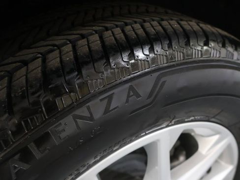 Used 2023 Chevrolet Equinox LT w/ Driver Convenience Package image 30