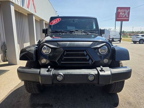 Used 2013 Jeep Wrangler Unlimited Sahara w/ Connectivity Group AWD/4WD image 3