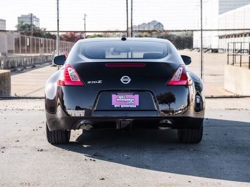 Used 2010 Nissan 370Z Touring image 11