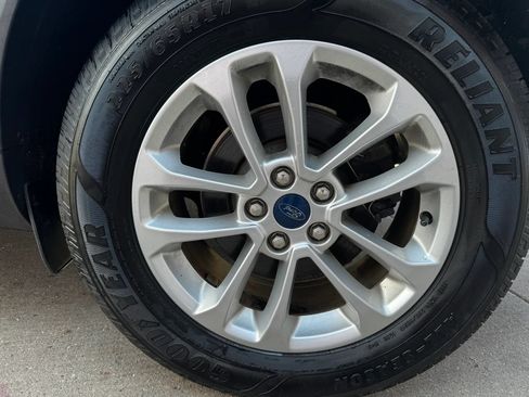Used 2020 Ford Escape SE FWD image 21