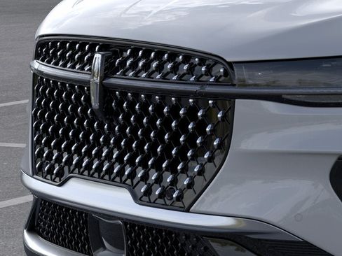 New 2026 Lincoln Nautilus Premier AWD/4WD image 17