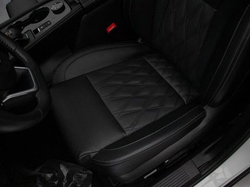 Used 2024 Nissan Rogue Platinum w/ Platinum Premium Package image 30