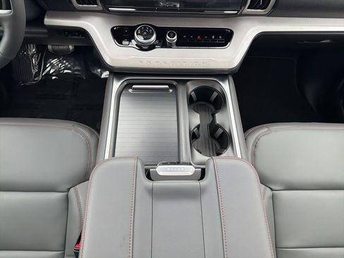 New 2025 Ford Expedition Max Active image 30