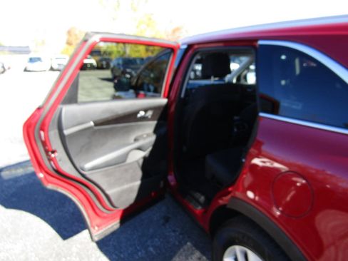 Used 2017 Kia Sorento AWD image 18