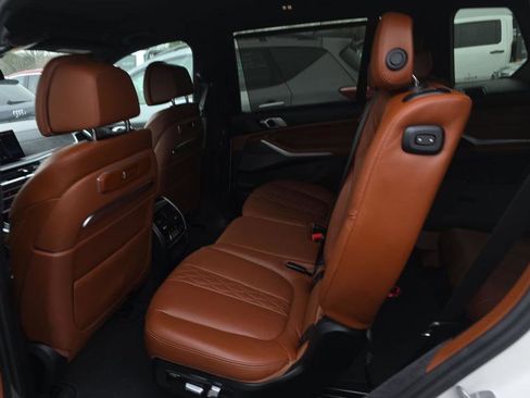 Certified 2023 BMW X7 xDrive40i w/ M Sport Package AWD/4WD image 4