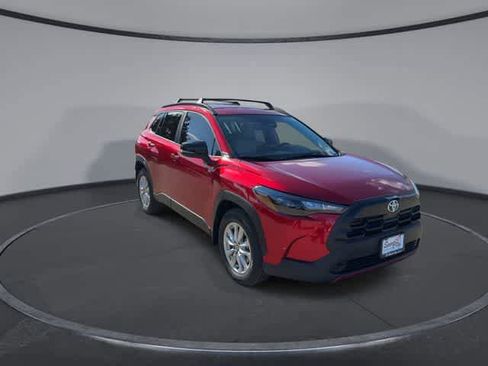 Used 2026 Toyota Corolla Cross LE image 2