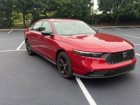 Used 2025 Honda Accord SE image 2