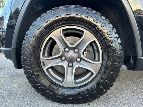 Used 2017 Jeep Grand Cherokee Trailhawk image 24