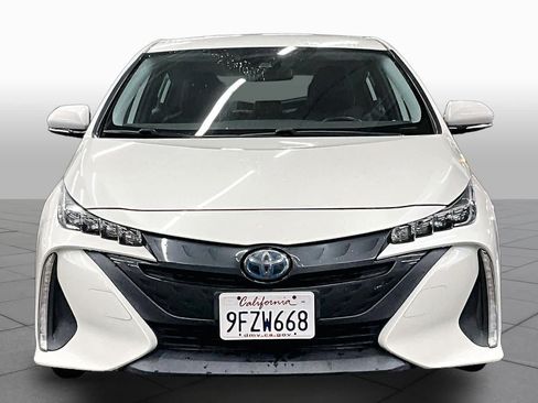 Used 2020 Toyota Prius Prime LE FWD image 3