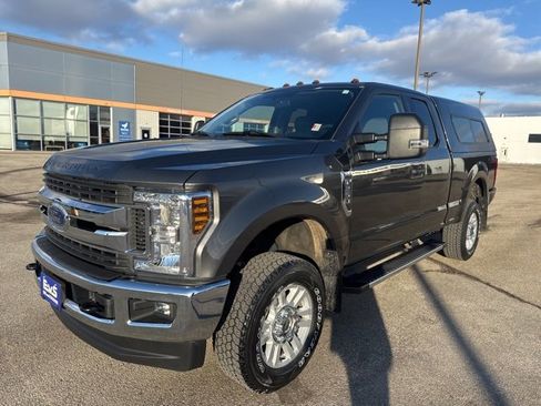 Used 2019 Ford F250 XLT w/ XLT Value Package image 7