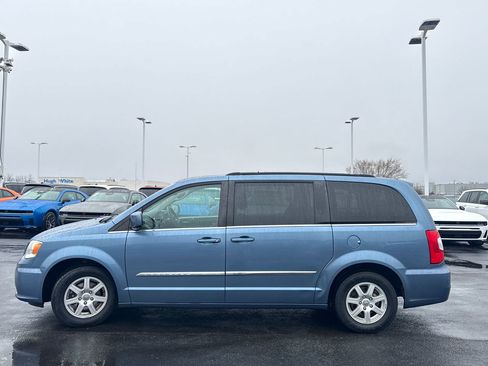 Used 2012 Chrysler Town & Country Touring w/ Entertainment Group #1 image 6