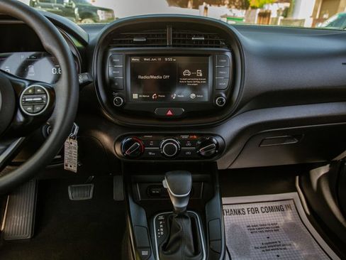Used 2024 Kia Soul LX FWD image 15