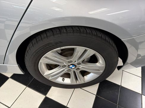Used 2017 BMW 330i xDrive Sedan AWD/4WD image 10