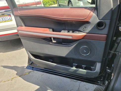 Used 2024 Ford Expedition Limited RWD image 26