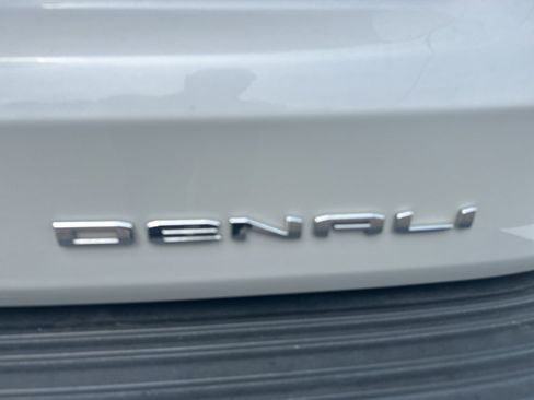 Used 2023 GMC Yukon Denali w/ Denali Reserve Package AWD/4WD image 6