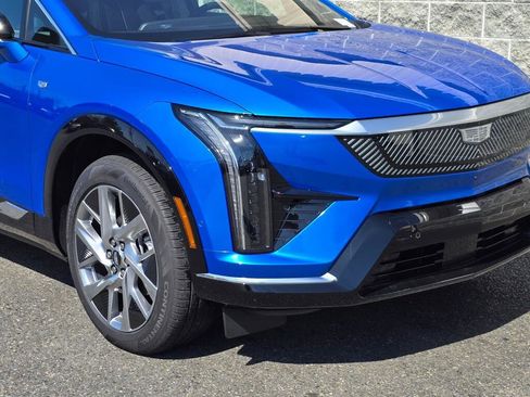 New 2026 Cadillac Optiq Luxury 2 AWD/4WD image 15