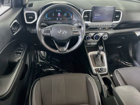 Used 2023 Hyundai Venue Limited FWD image 20