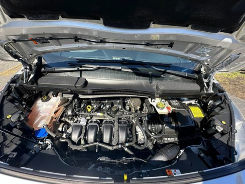 Used 2021 Ford Transit Connect XLT image 38