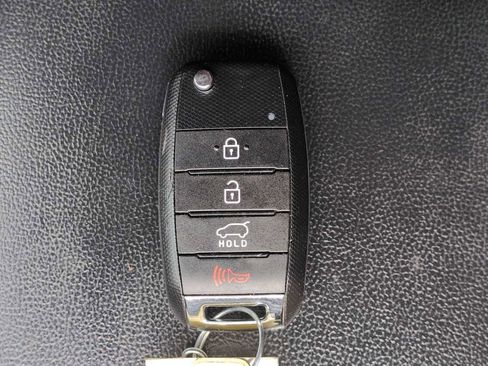 Used 2019 Kia Sorento LX w/ LX Convenience Package FWD image 32