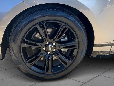 Used 2020 Land Rover Range Rover Velar R-Dynamic S image 10