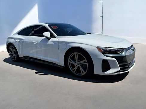 Used 2022 Audi e-tron GT Premium Plus image 13