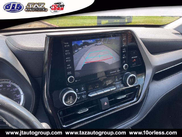 Used 2020 Toyota Highlander LE AWD/4WD image 18