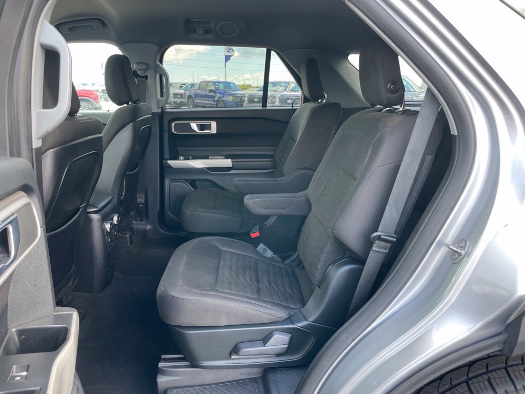 Used 2020 Ford Explorer XLT w/ Comfort Package AWD/4WD image 8
