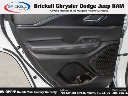 New 2025 Jeep Grand Cherokee Laredo X image 11