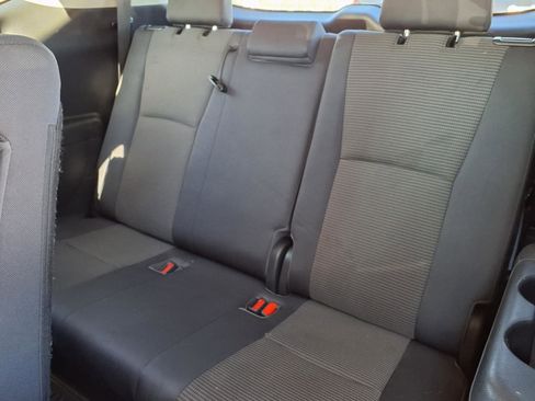Used 2023 Toyota Highlander LE FWD image 18
