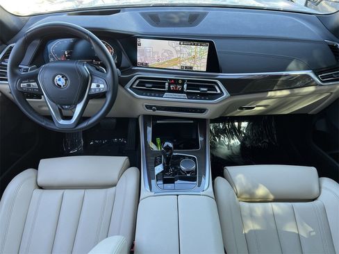 Used 2022 BMW X5 xDrive40i w/ Premium Package image 9