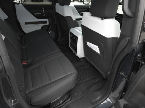 Used 2025 GMC Hummer EV 3X w/ LPO, Dark Essentials Package image 42