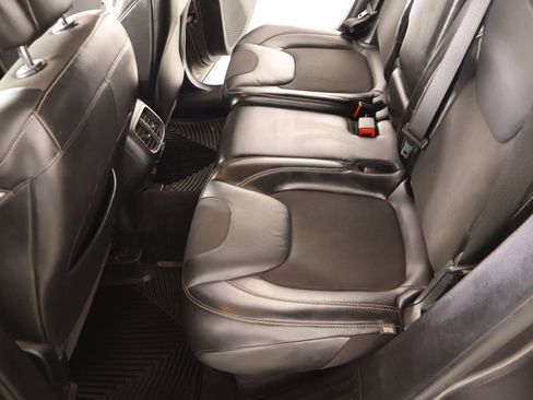 Used 2018 Jeep Cherokee Latitude Plus image 10