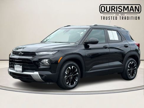 Used 2021 Chevrolet TrailBlazer LT w/ Sun and Liftgate Package FWD image 2