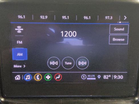 Used 2022 Chevrolet Traverse LT FWD image 25