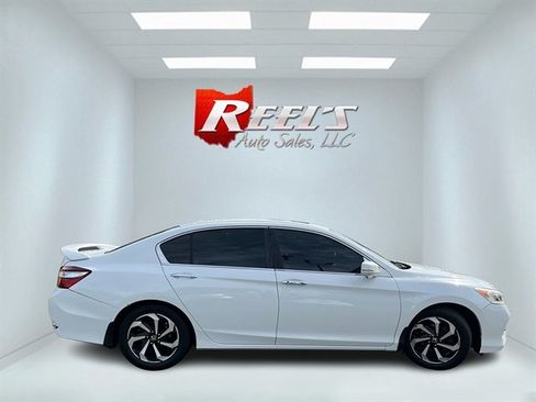 Used 2017 Honda Accord EX image 6