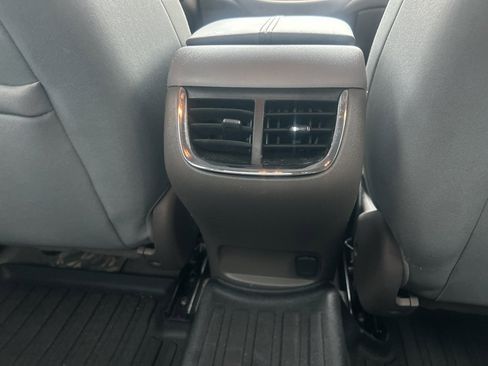 Used 2018 Chevrolet Malibu LT image 13