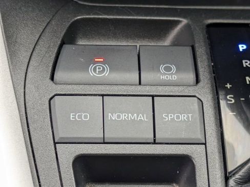 Used 2022 Toyota RAV4 XLE image 16