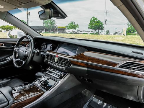 Used 2019 Genesis G90 5.0 Ultimate RWD image 11