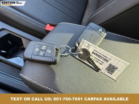 Used 2024 Volkswagen Tiguan SE R-Line AWD/4WD image 39