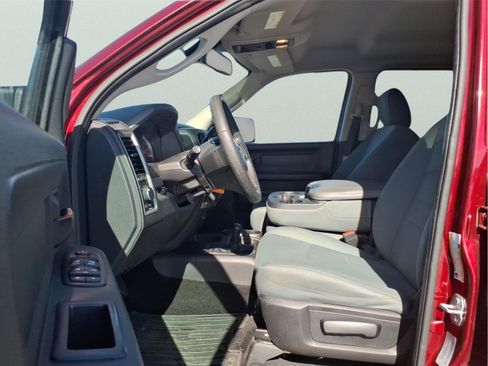 Used 2016 RAM 2500 Tradesman w/ Chrome Appearance Group image 16