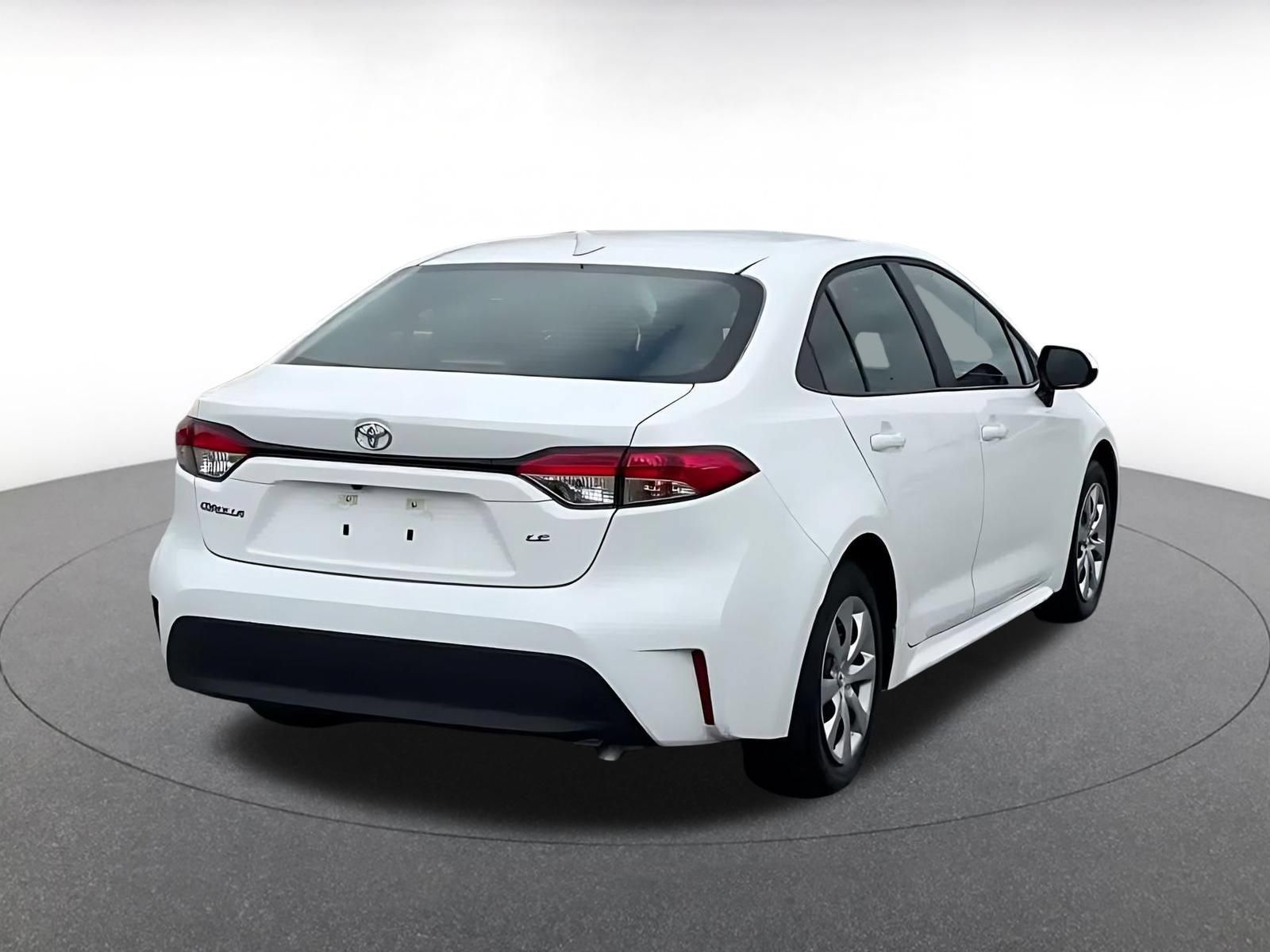 Used 2025 Toyota Corolla LE FWD image 14