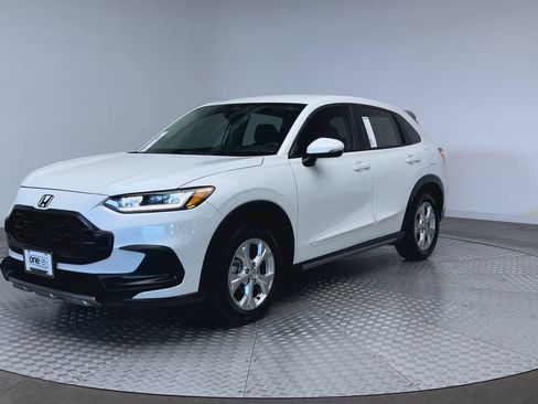 Used 2023 Honda HR-V LX image 4