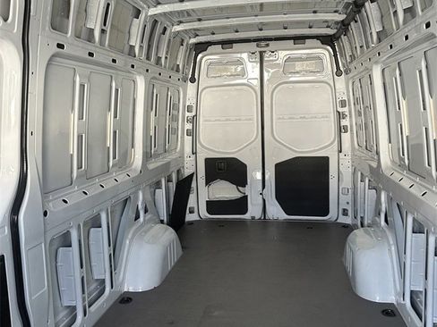 Used 2023 Mercedes-Benz Sprinter 2500 image 19