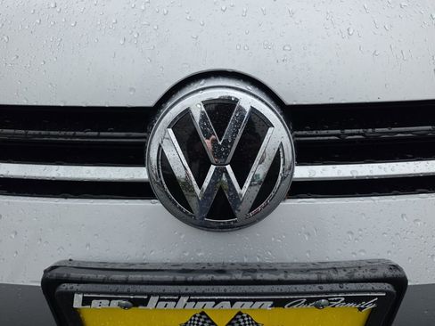 Used 2016 Volkswagen Golf R 4-Door image 32